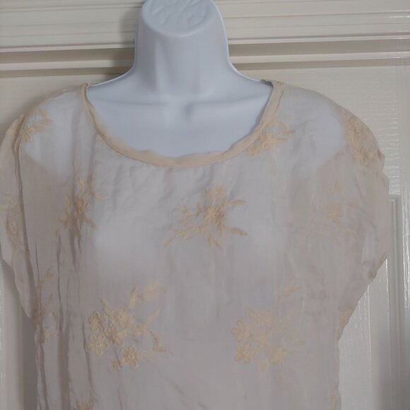 Sarah Tempest Sheer Silk Embroidered Floral Design Delicate Short Sleeve Top - Picture 3 of 11
